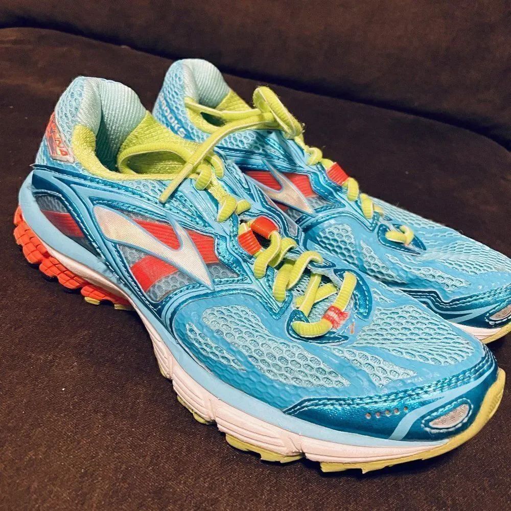 Excellent Brooks Ravenna 5 womens running shoes 7.5 US 38.5 EUR Medium Blue